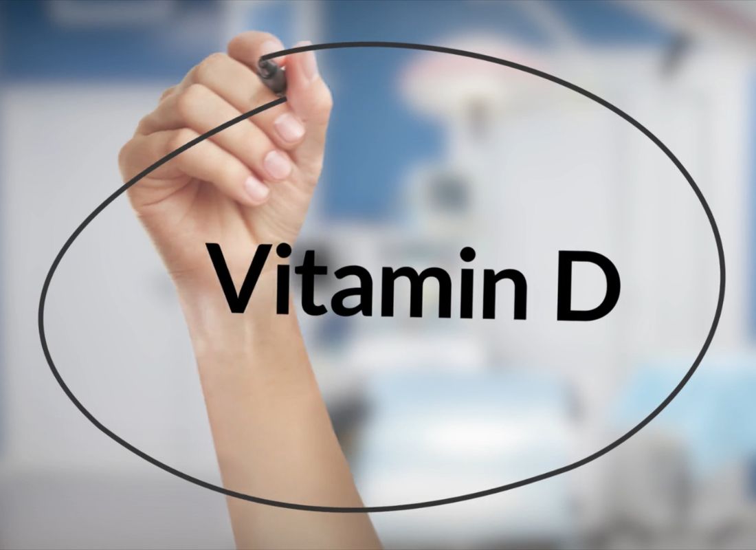 osoba piše vitamin d