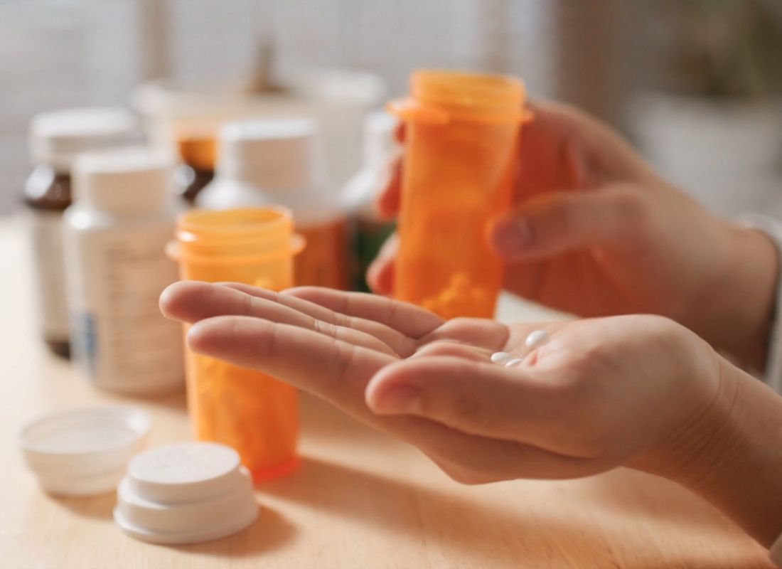 devojka uzima suplement hroma